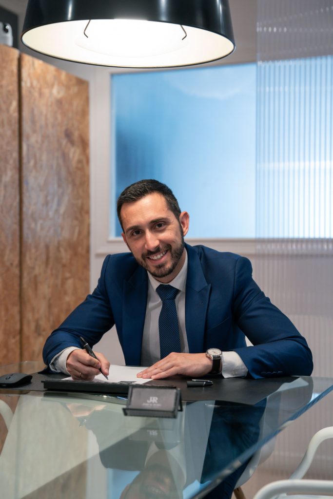 José Manuel Rubio – Abogado de accidentes, herencias y derecho civil en Orihuela José Manuel Rubio, abogado especialista en accidentes de tráfico y herencias, atendiendo en JRubio Abogados Orihuela.