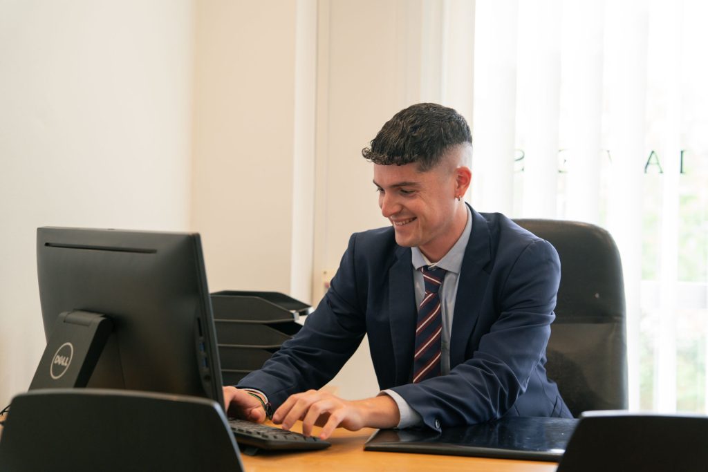 Sergio Benabent Salinas abogado laboralista en JRubio Abogados abogado laboralista Sergio Benabent Salinas trabajando en JRubio Abogados