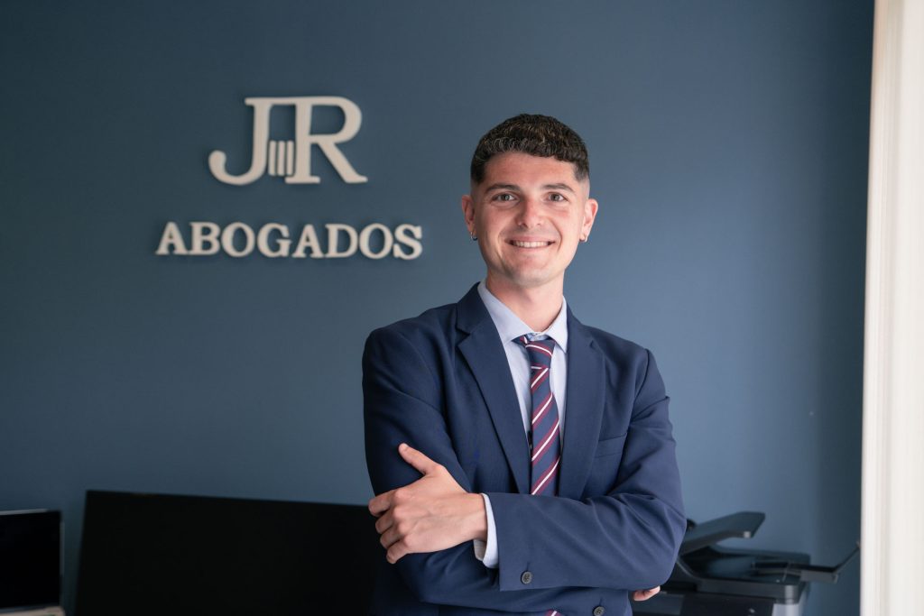 Sergio Benabent , abogado de confianza en Orihuela, experto en reclamaciones laborales y responsabilidad civil empresarial